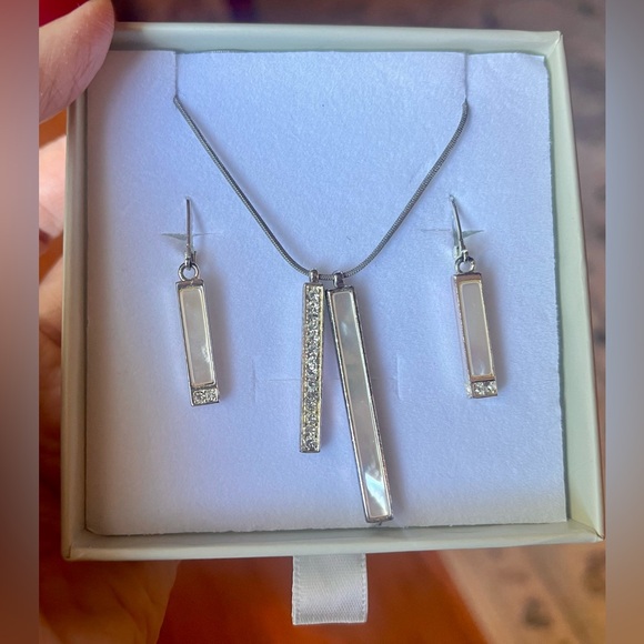 Nine West Silver Fashion Necklace and Earrings Set - Picture 2 of 2
